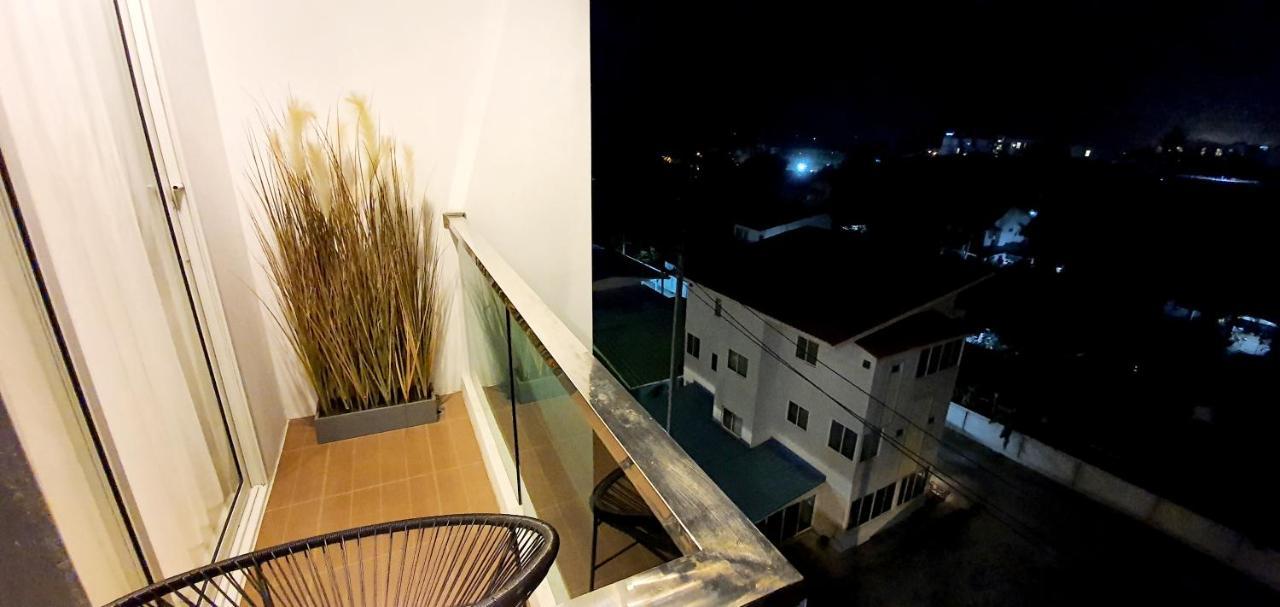 Sweet Seaview Flr6 With Toproop Pool Flr7 At The Blux Bangsaen Esterno foto