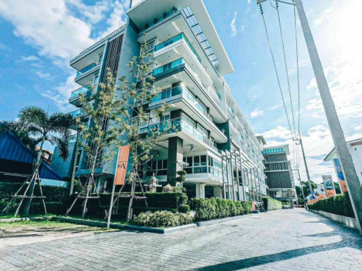 Sweet Seaview Flr6 With Toproop Pool Flr7 At The Blux Bangsaen Esterno foto